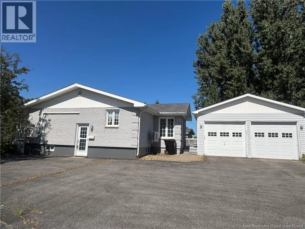 House for rent: 1610 St Peter Avenue, Bathurst, New Brunswick E2A 3B1