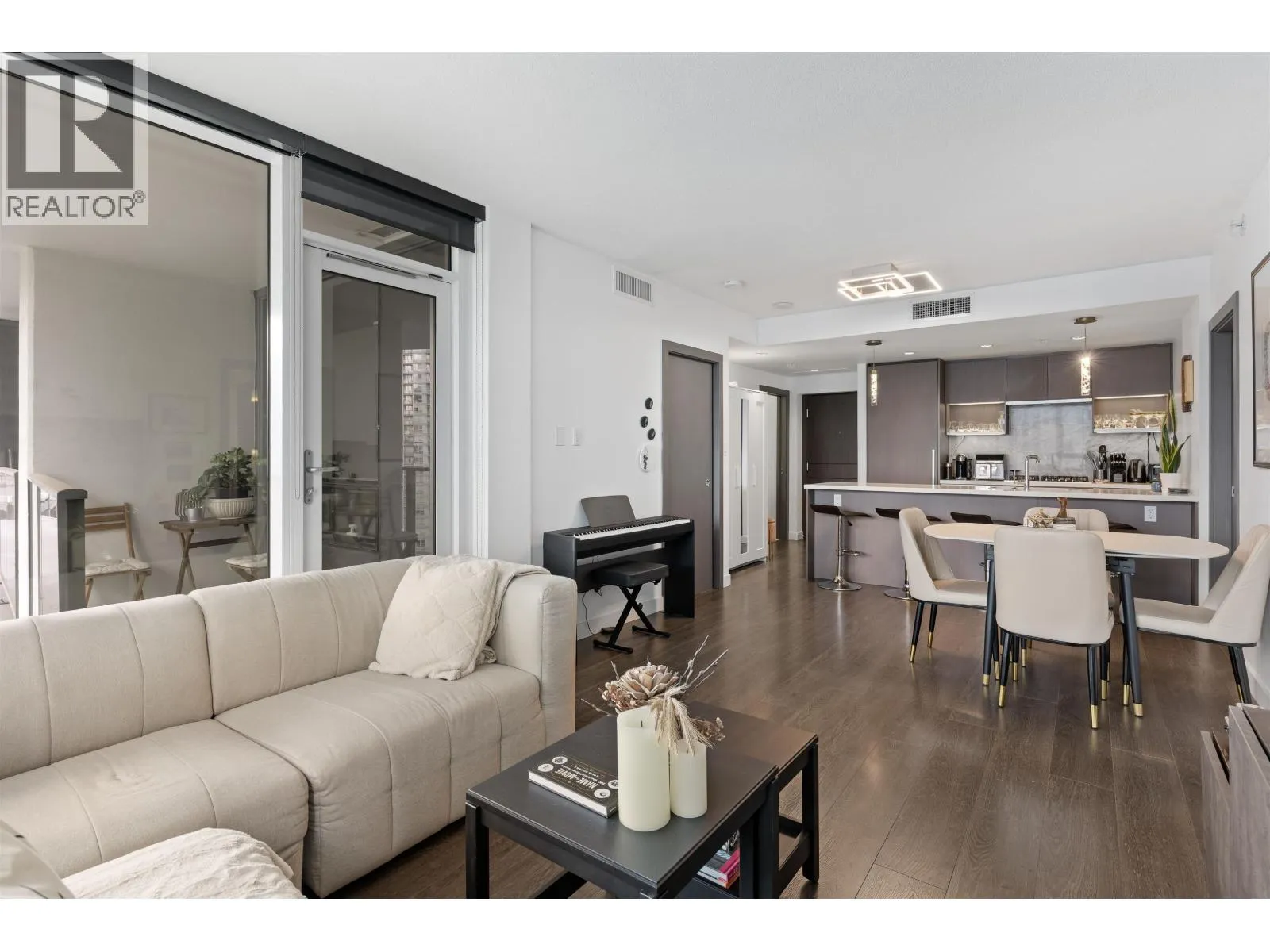 Apartment for rent: 1611 68 Smithe St, Vancouver, British Columbia V6B 0P3