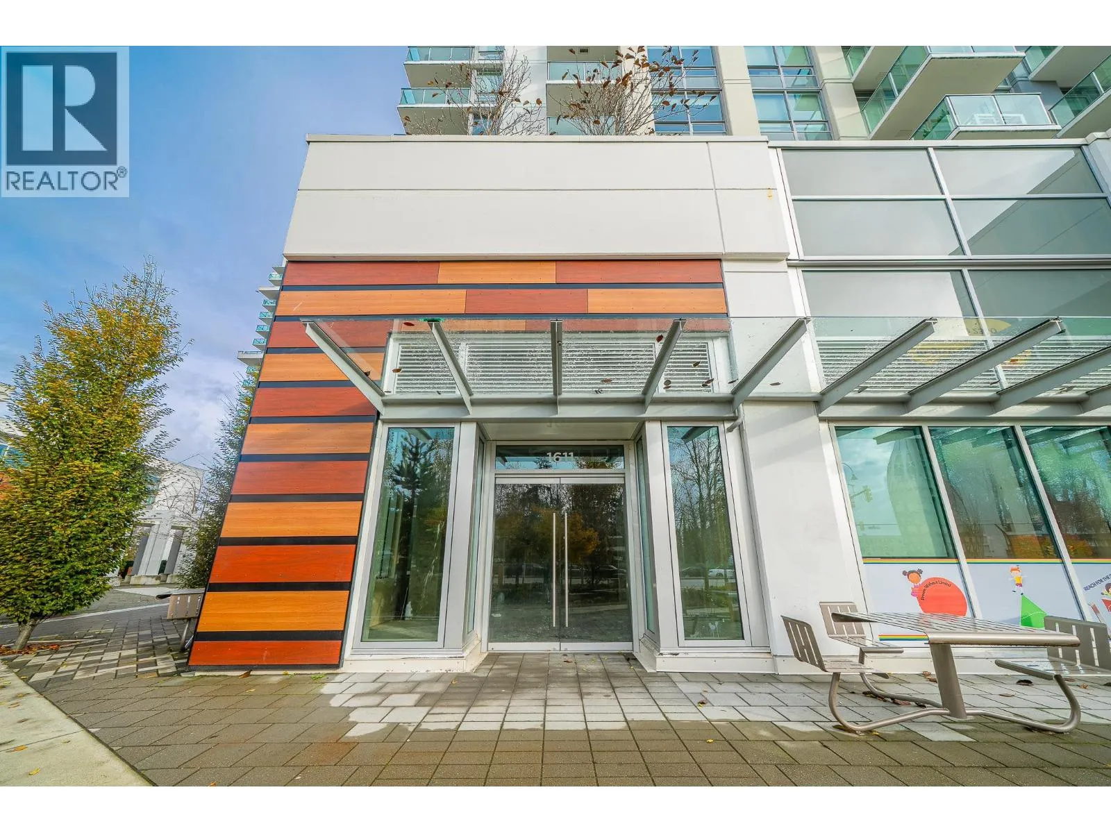 1611 Capilano Road, North Vancouver, British Columbia V7P 3B4