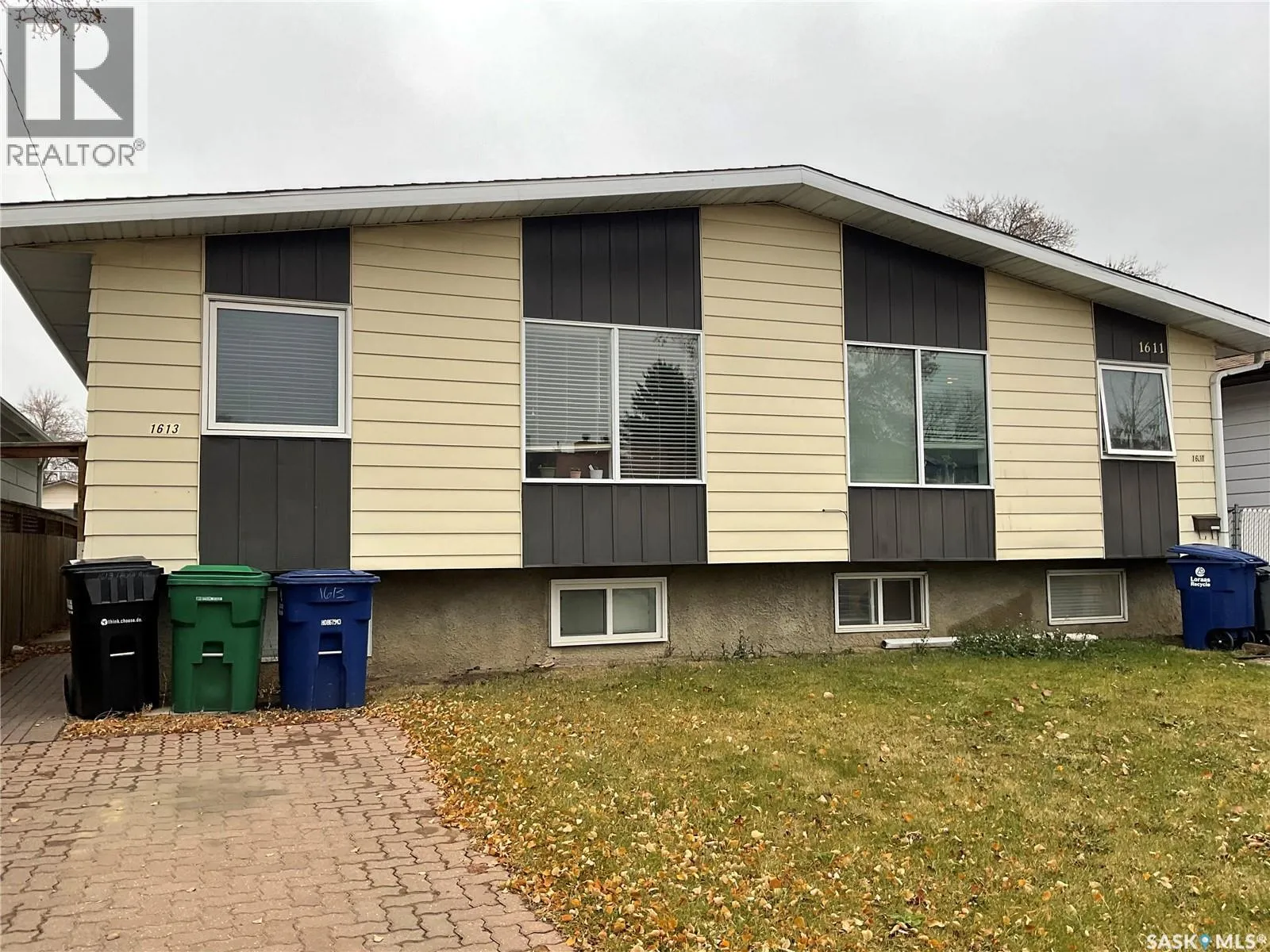 Duplex for rent: 1611/1613 Laura Avenue, Saskatoon, Saskatchewan S7N 2T2