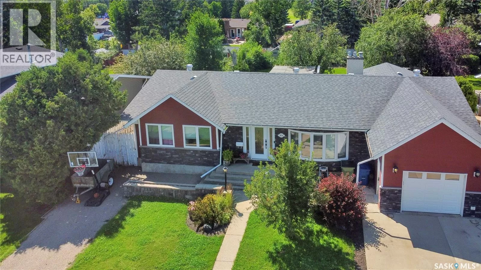 House for rent: 1614 11th Avenue Nw, Moose Jaw, Saskatchewan S6H 6W9