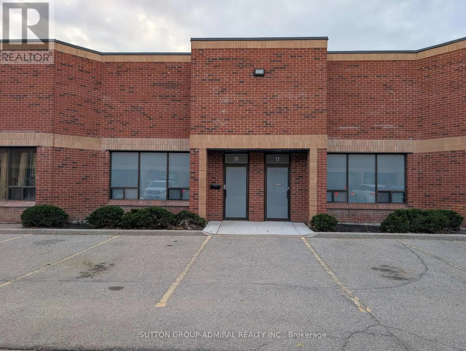 Warehouse for rent: 16-17 - 140 Bradwick Drive, Vaughan, Ontario L4K 1K8