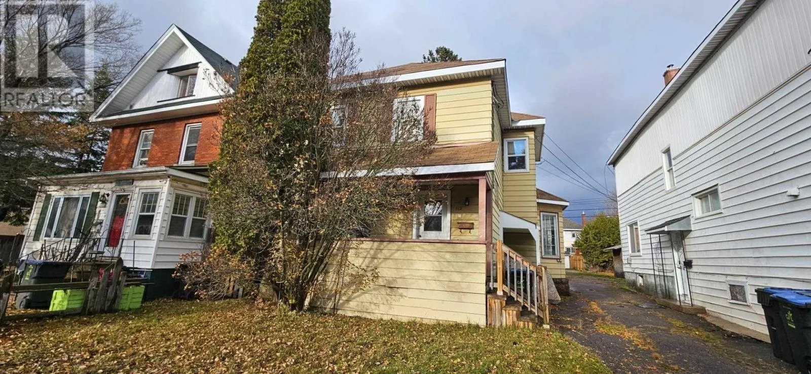 Duplex for rent: 162 Albert St W, Sault Ste. Marie, Ontario P6A 1B4