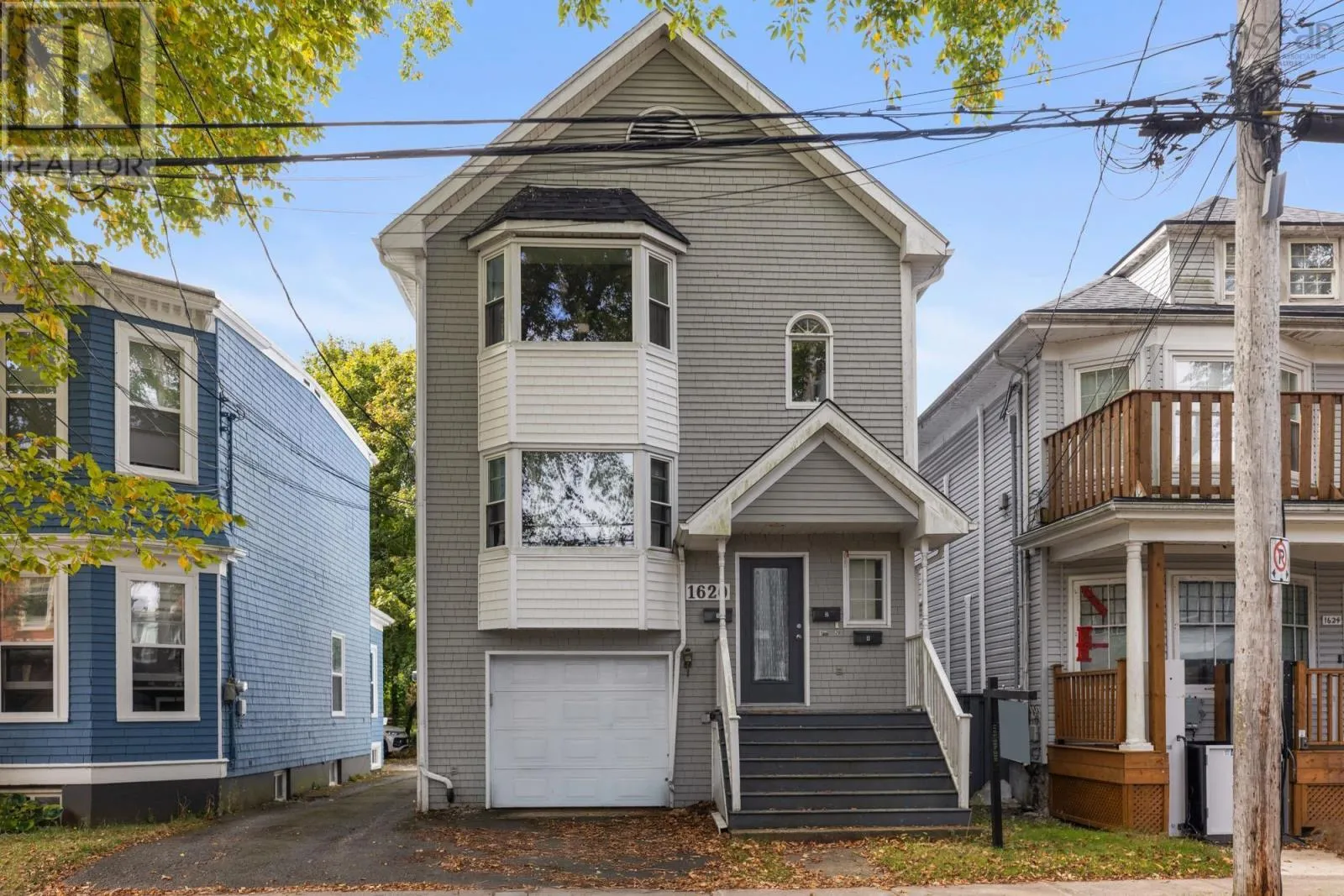 Triplex for rent: 1620 Edward Street, Halifax, Nova Scotia B3H 3J1