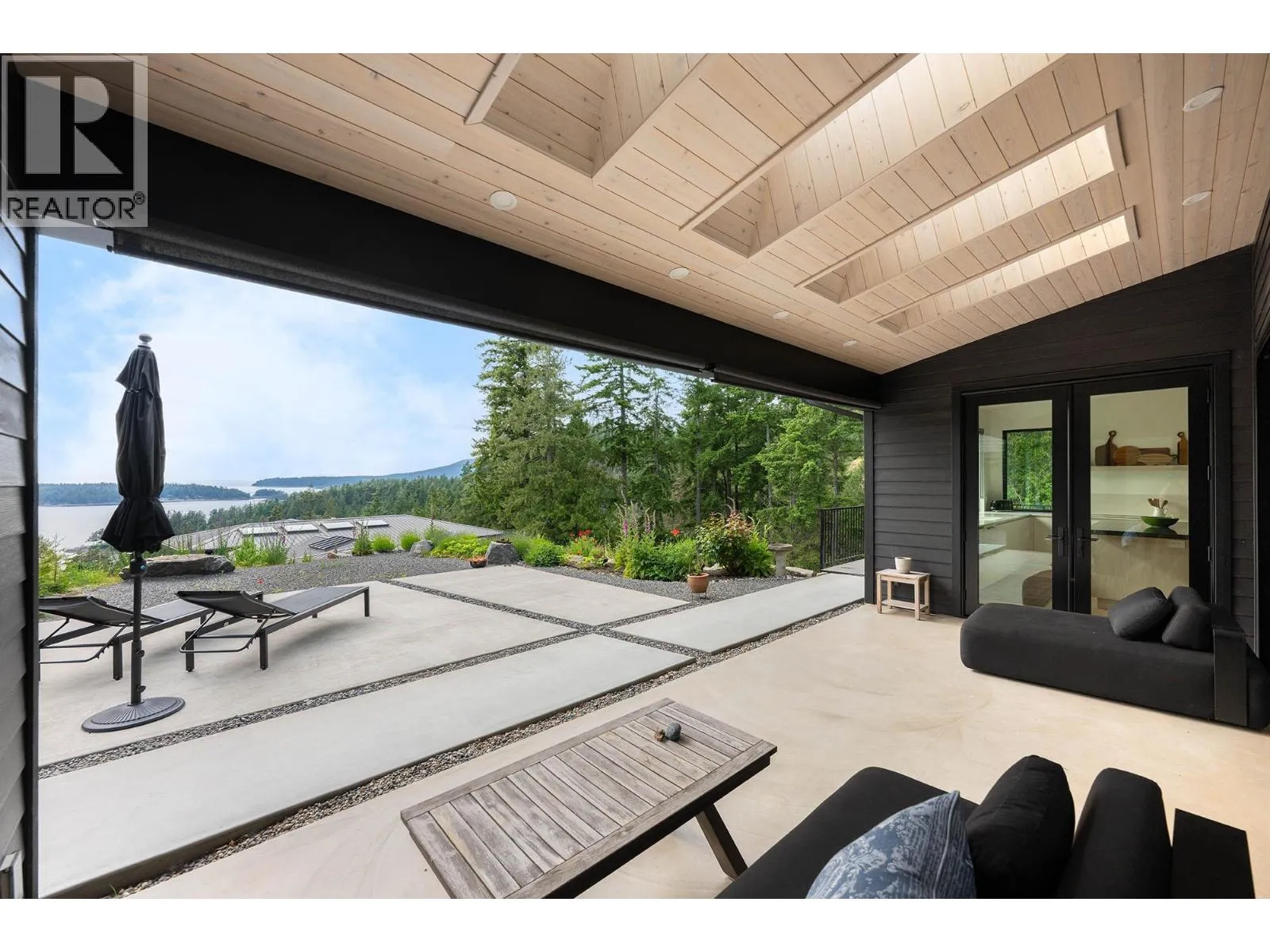 House for rent: 1620 Evergreen Lane, Bowen Island, British Columbia V0N 1G2