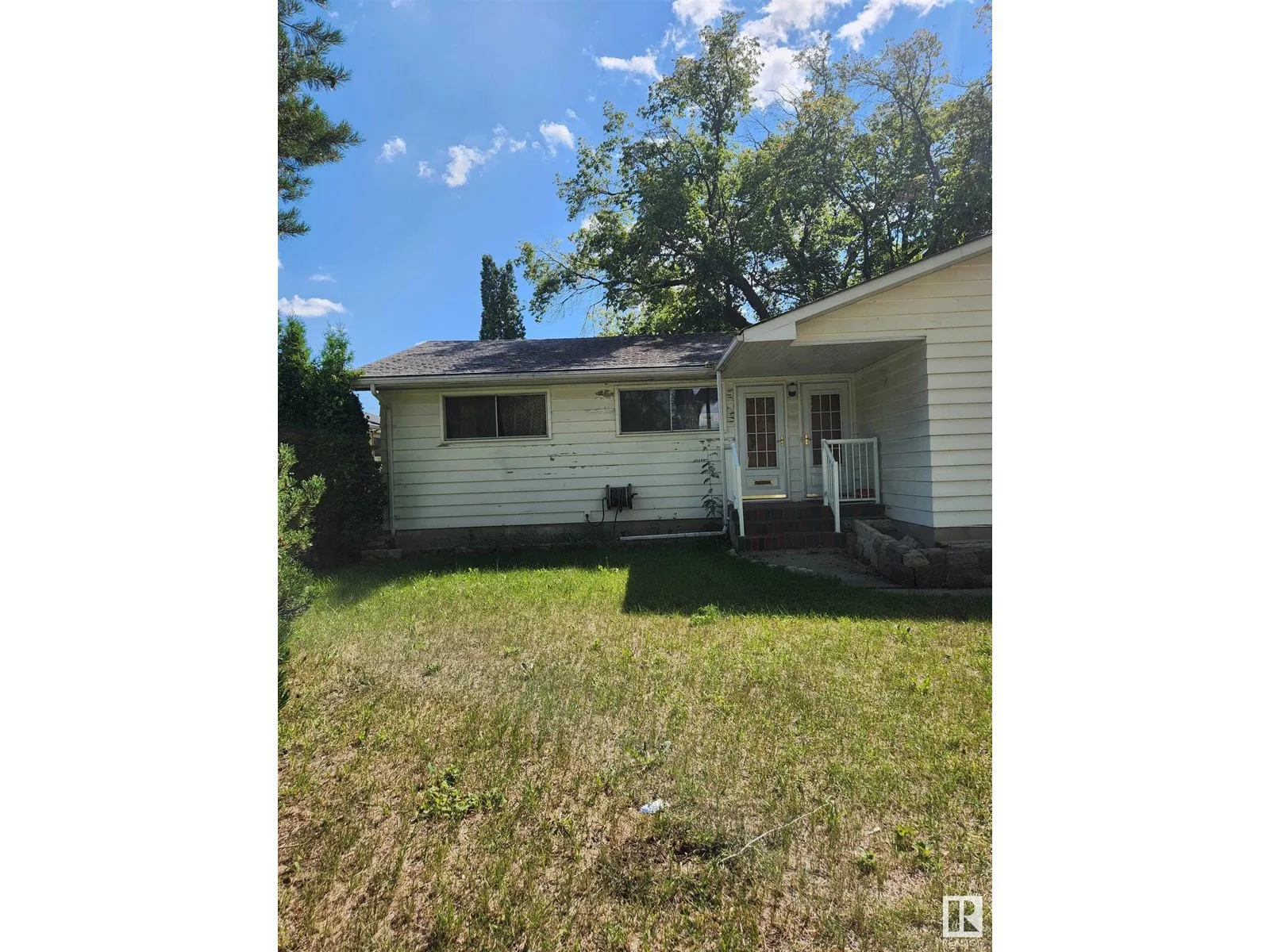 House for rent: 16203 88 Av Nw, Edmonton, Alberta T5R 4M5