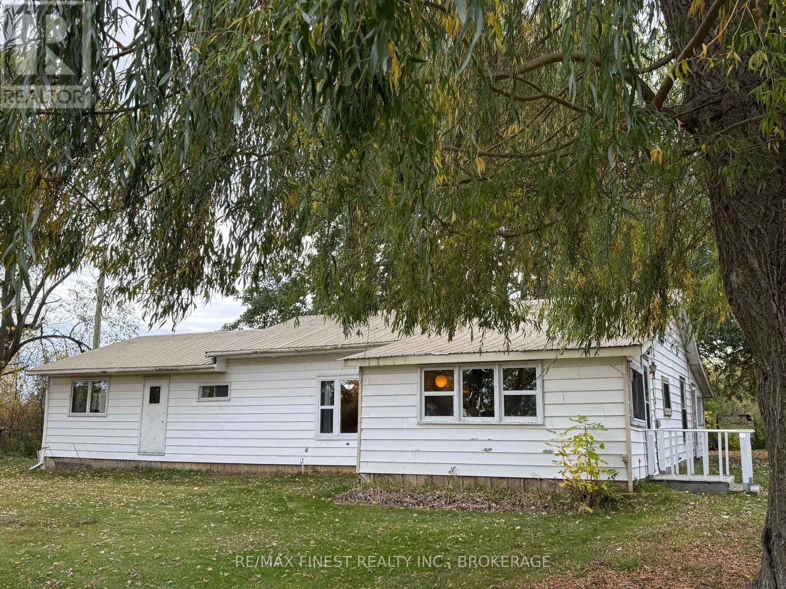 Mobile Home for rent: 1623 Road 96, Frontenac Islands, Ontario K0H 2Y0