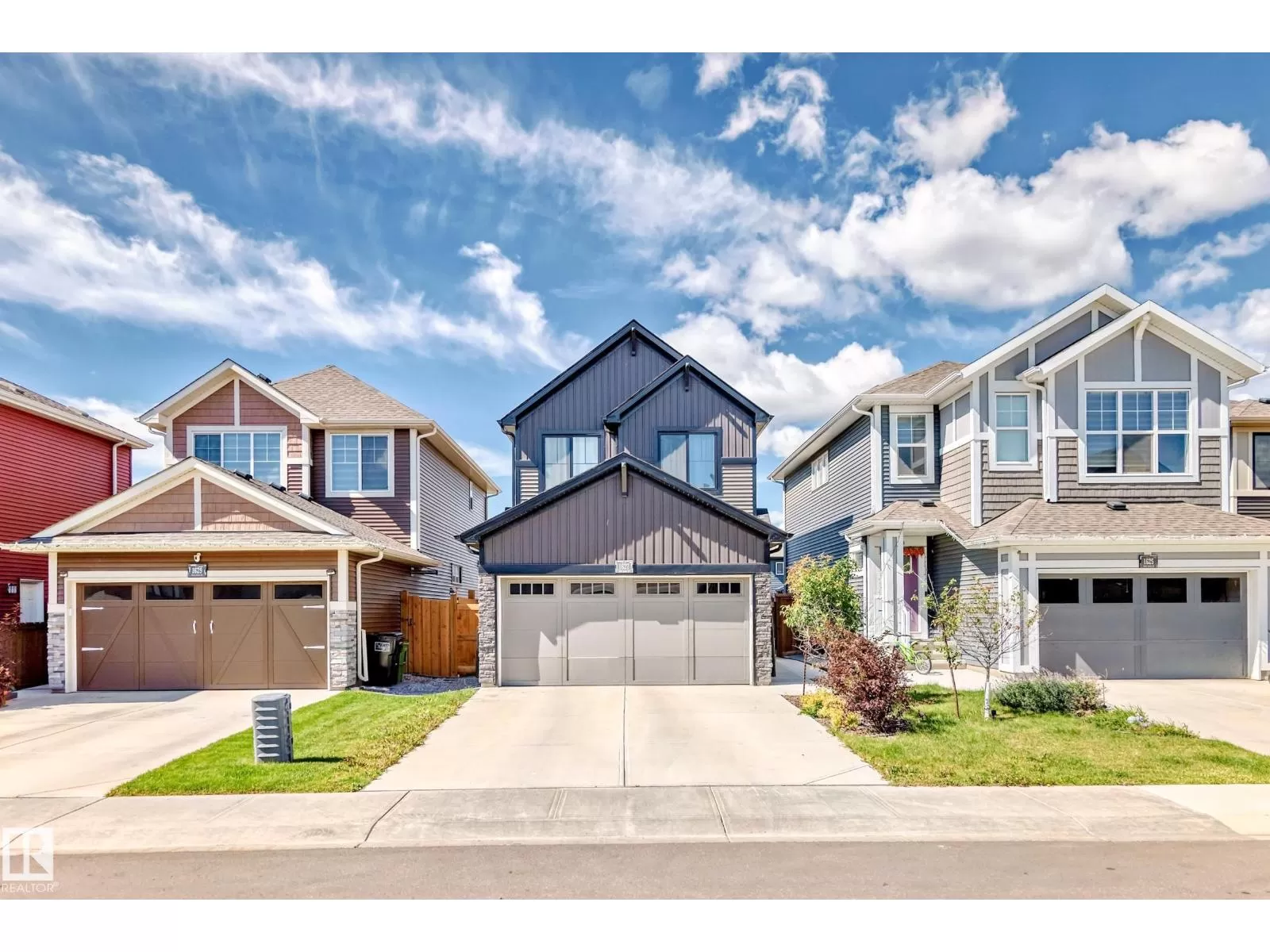 House for rent: 1627 Plum Circle Ci Sw, Edmonton, Alberta T6X 2X1