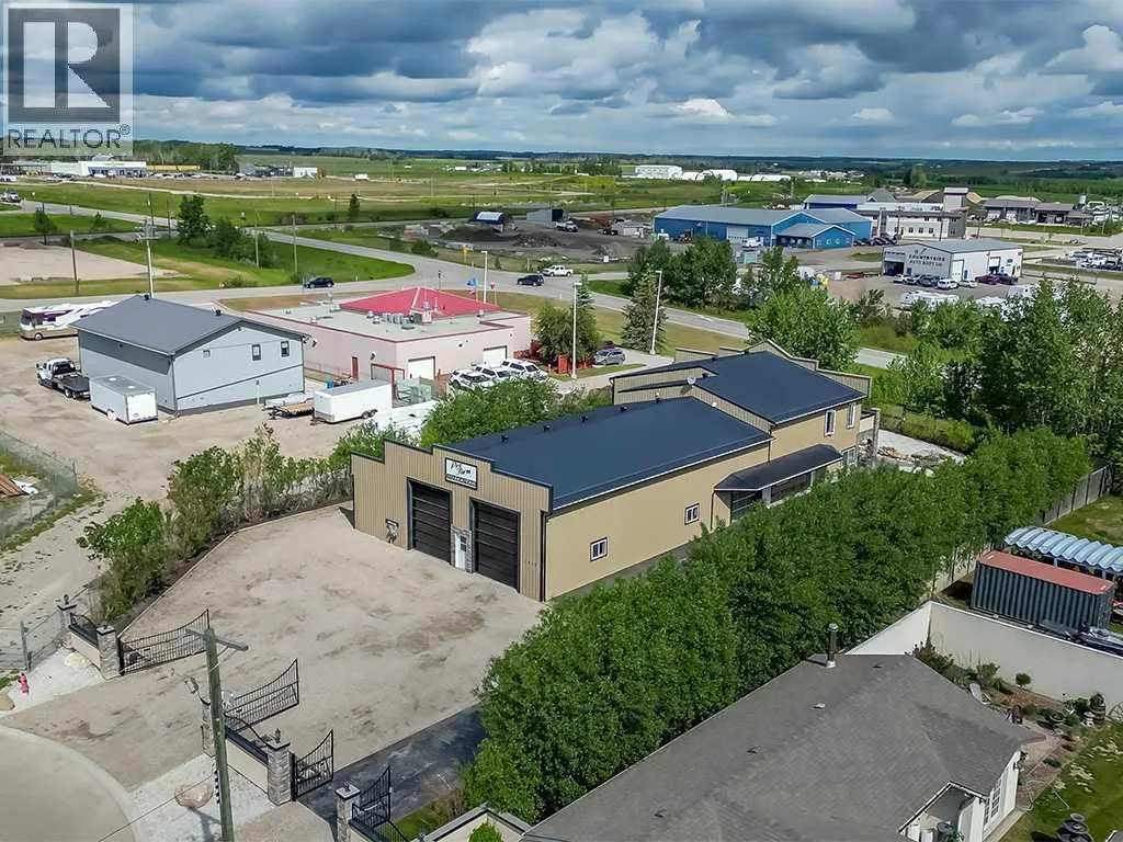 Commercial Mix for rent: 1628 25 Avenue, Didsbury, Alberta T0M 0W0