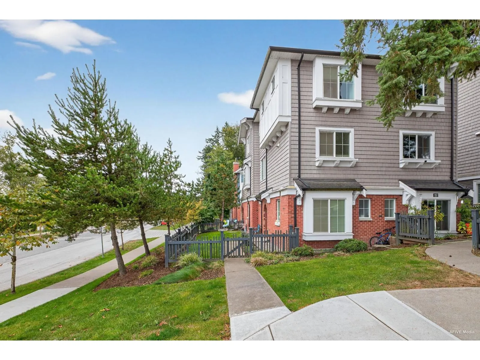 Row / Townhouse for rent: 163 14833 61 Avenue, Surrey, British Columbia V3S 6T6