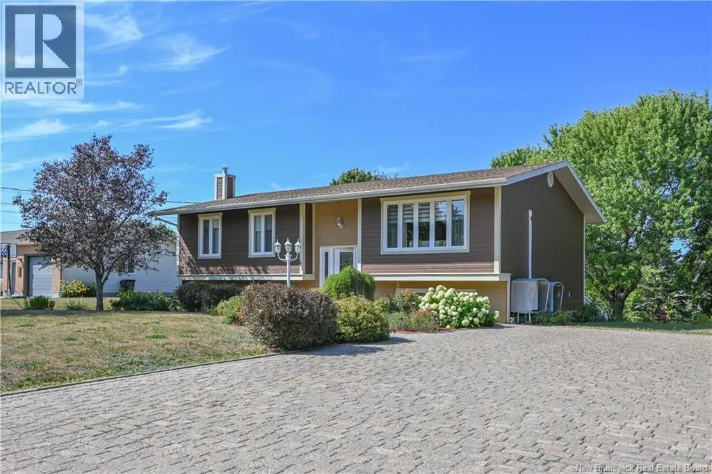 House for rent: 163 Grande-allÃ©e Lane, Caraquet, New Brunswick E1W 1A5