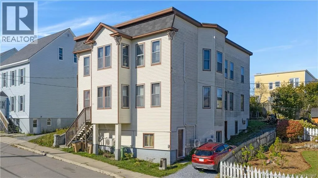 Triplex for rent: 163 Guilford Street, Saint John, New Brunswick E2M 1V8