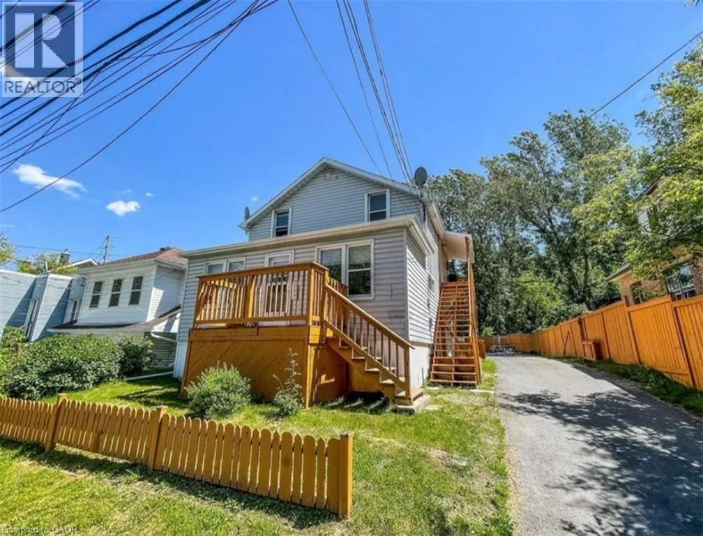 Triplex for rent: 163 Kathleen Street, Sudbury, Ontario P3C 2L7