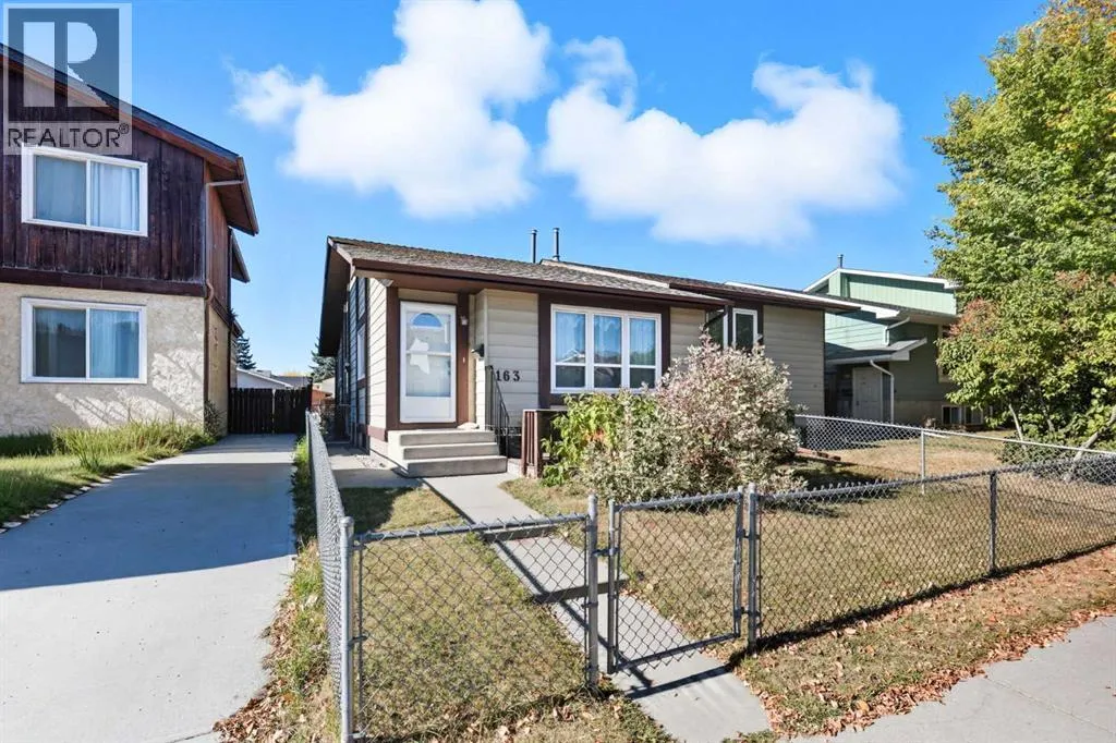 Duplex for rent: 163 Whitewood Place Ne, Calgary, Alberta T1Y 3S8