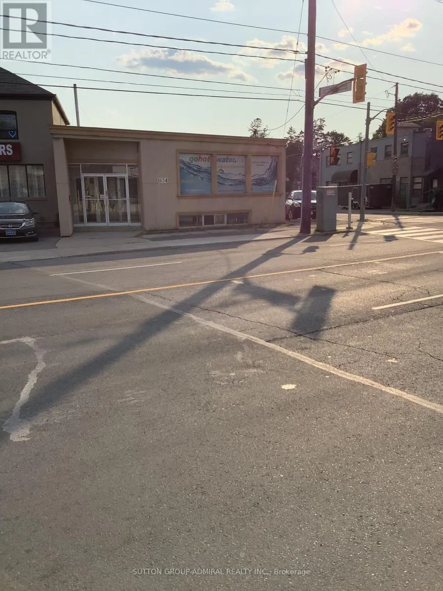 1634 Weston Road W, Toronto, Ontario M9N 1T9