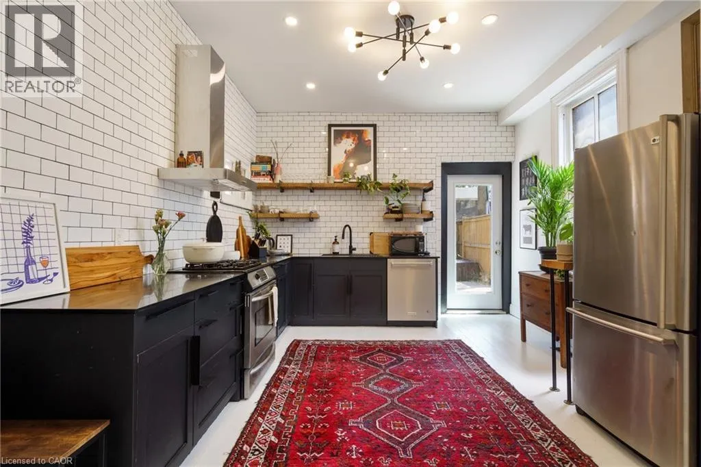 House for rent: 164 Catharine Street N, Hamilton, Ontario L8L 4S5