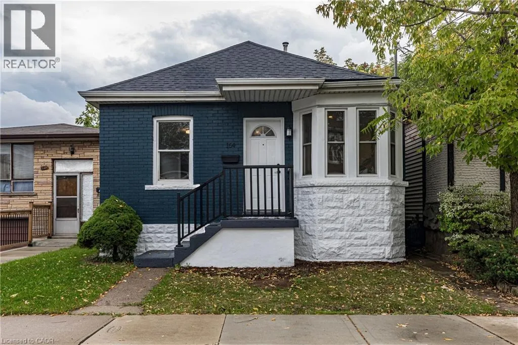 House for rent: 164 London Street N, Hamilton, Ontario L8H 4B8