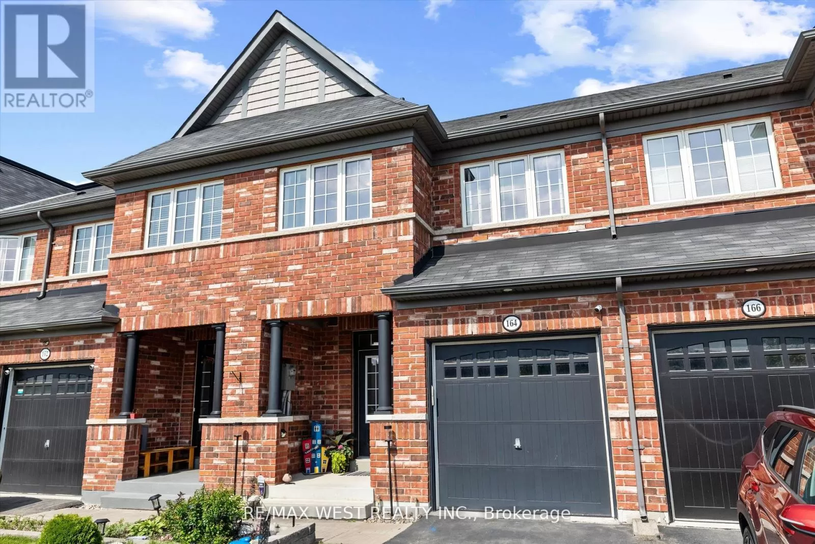 Row / Townhouse for rent: 164 Sussexvale Drive, Brampton, Ontario L6R 3R2