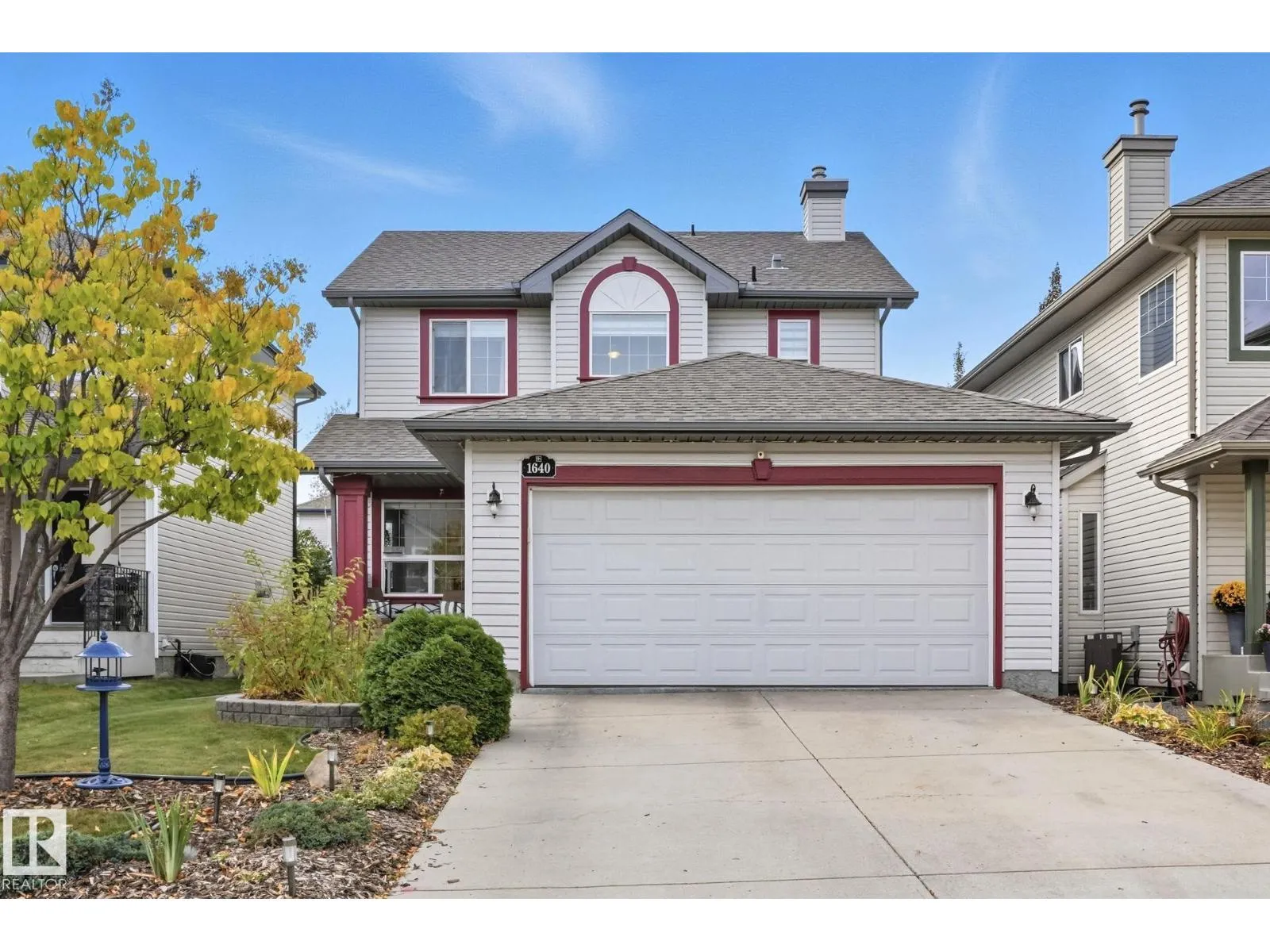 House for rent: 1640 Robertson Cl Sw, Edmonton, Alberta T6W 1K1