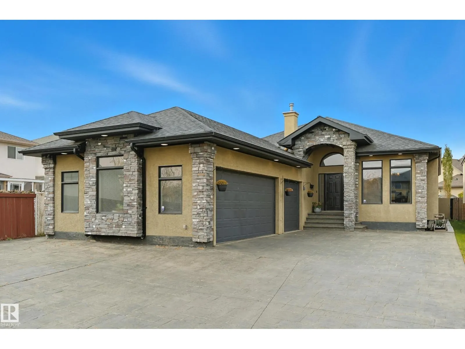 House for rent: 16412 73 St Nw, Edmonton, Alberta T5Z 3Y3