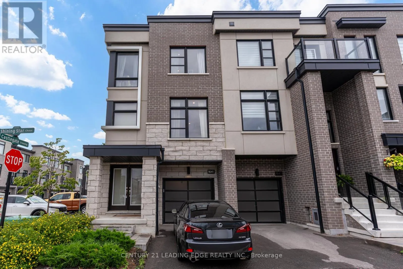 Row / Townhouse for rent: 1645 Shining Star Chase, Pickering, Ontario L1X 0H9
