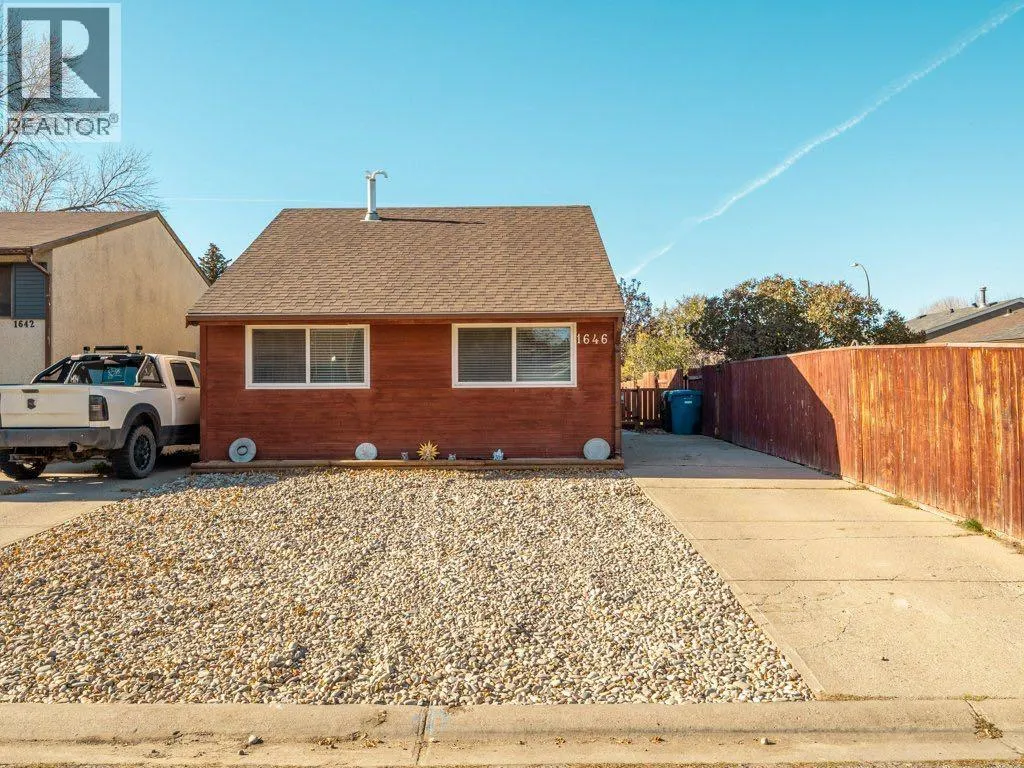 House for rent: 1646 St George Road N, Lethbridge, Alberta T1H 5A1