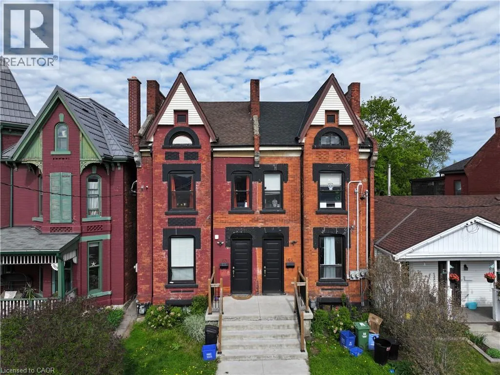 Triplex for rent: 165 Emerald Street N, Hamilton, Ontario L8L 5K9