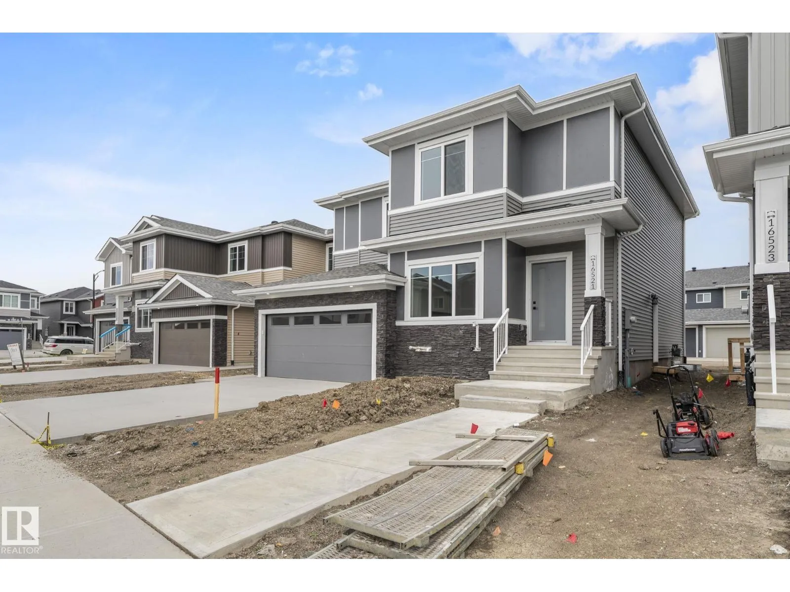 Duplex for rent: 16521 20 Av Sw, Edmonton, Alberta T6W 5K1