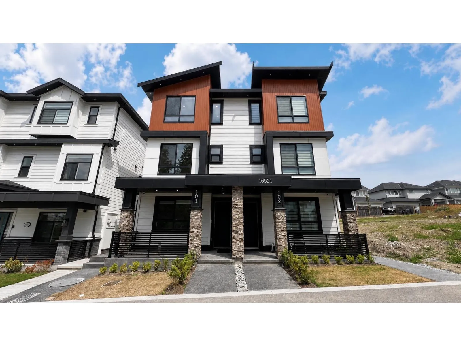 Duplex for rent: 16521 20 Avenue, Surrey, British Columbia V3Z 0X6