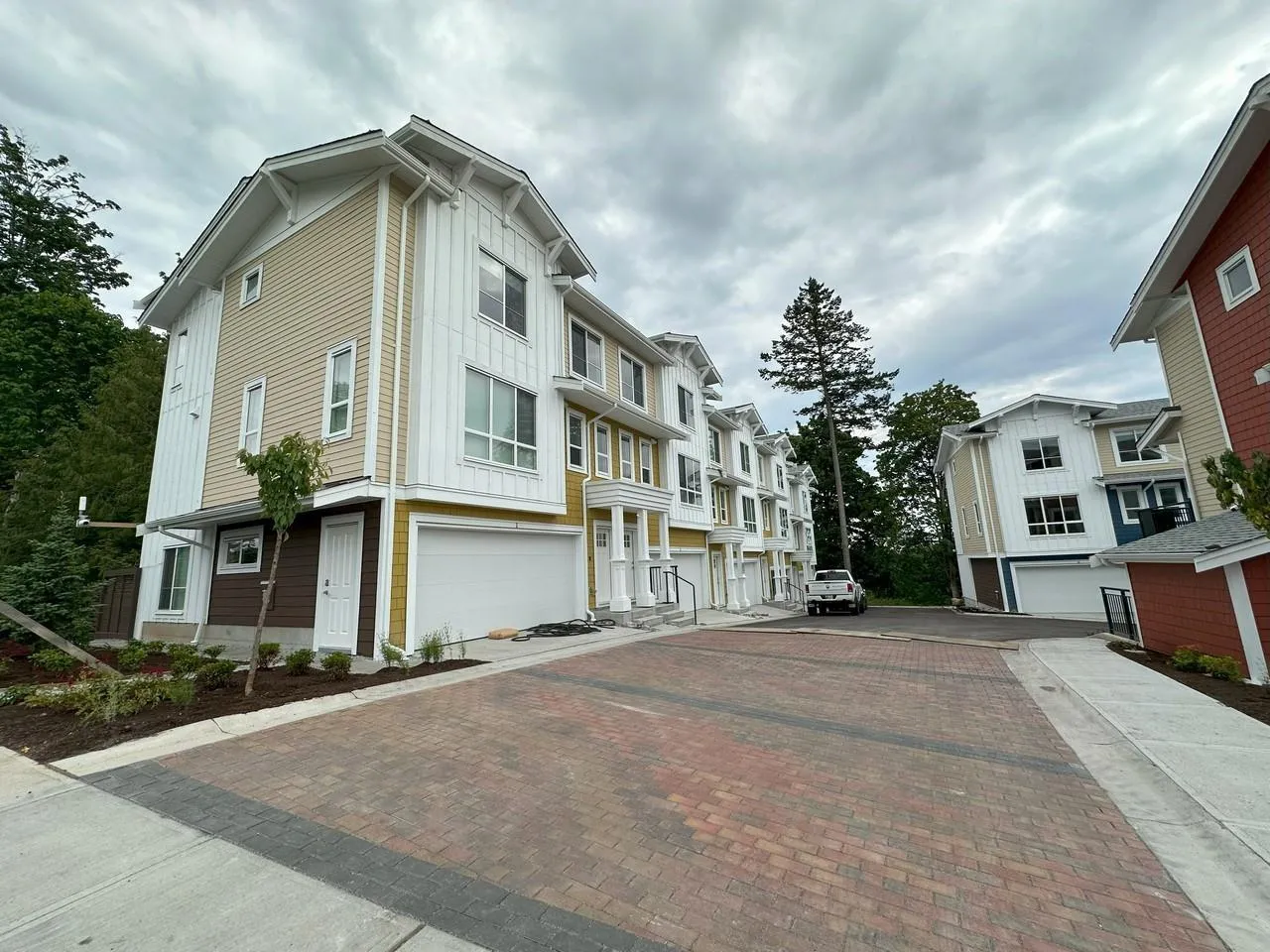 Row / Townhouse for rent: 16560 17a Avenue, Surrey, British Columbia V3Z 1J3