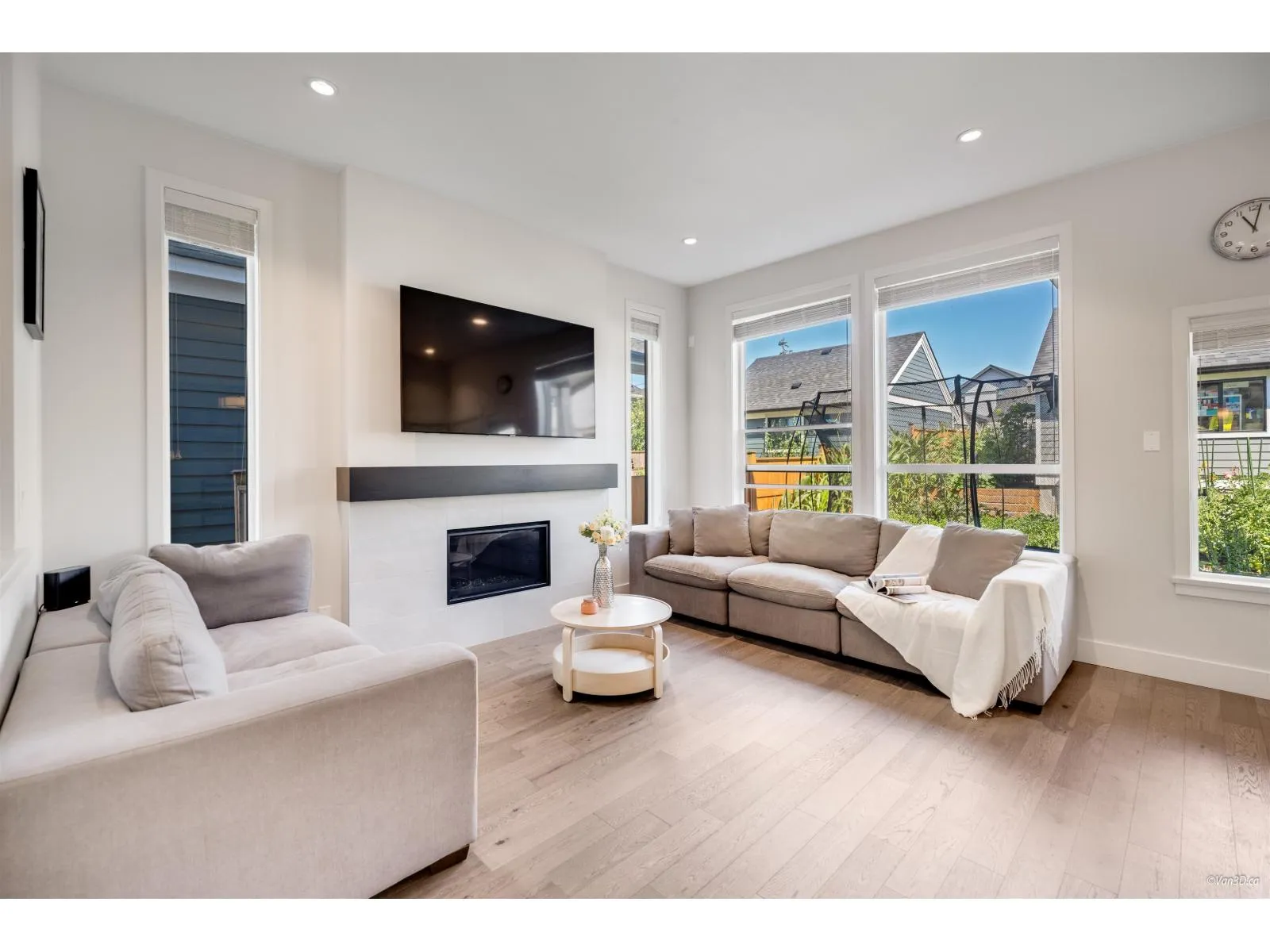 House for rent: 16623 21a Avenue, Surrey, British Columbia V3Z 9X9