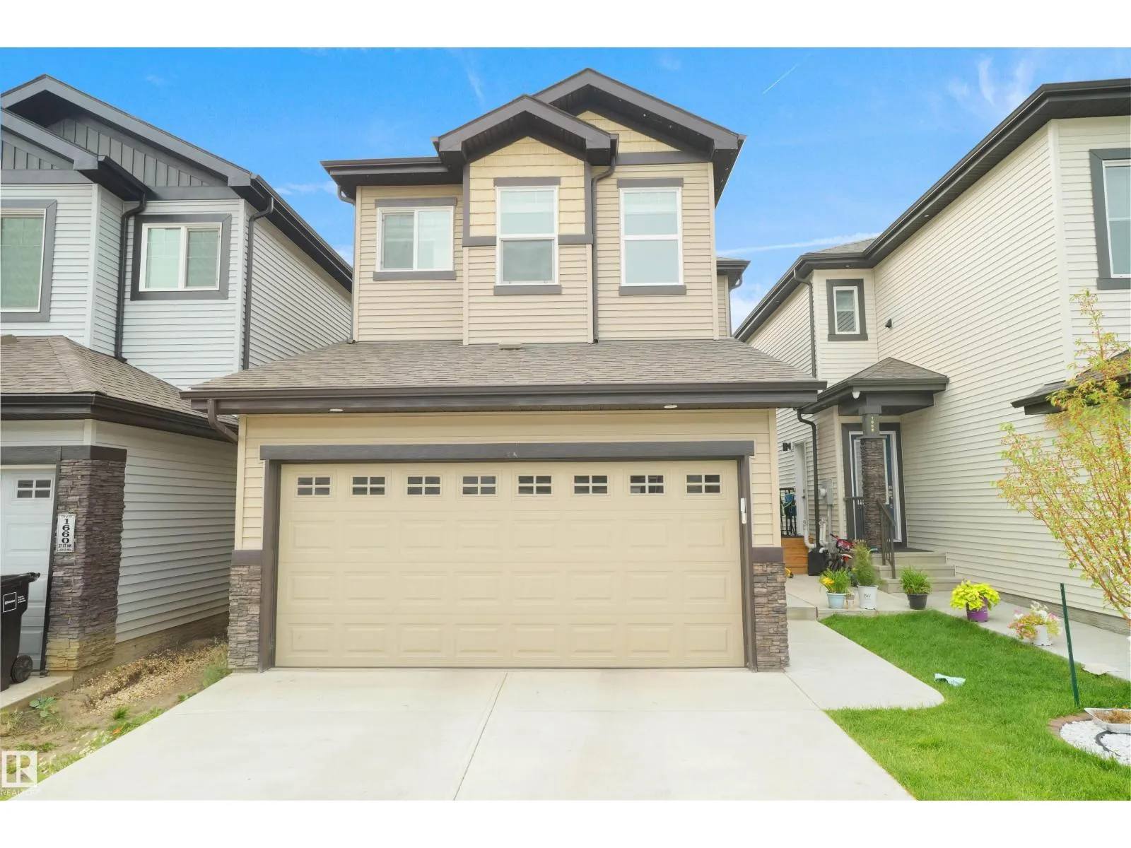 House for rent: 1664 27 St Nw, Edmonton, Alberta T6T 2T8