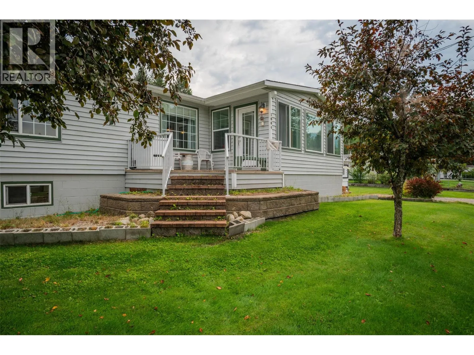 House for rent: 1664 Maida Road, Christina Lake, British Columbia V0H 1E3