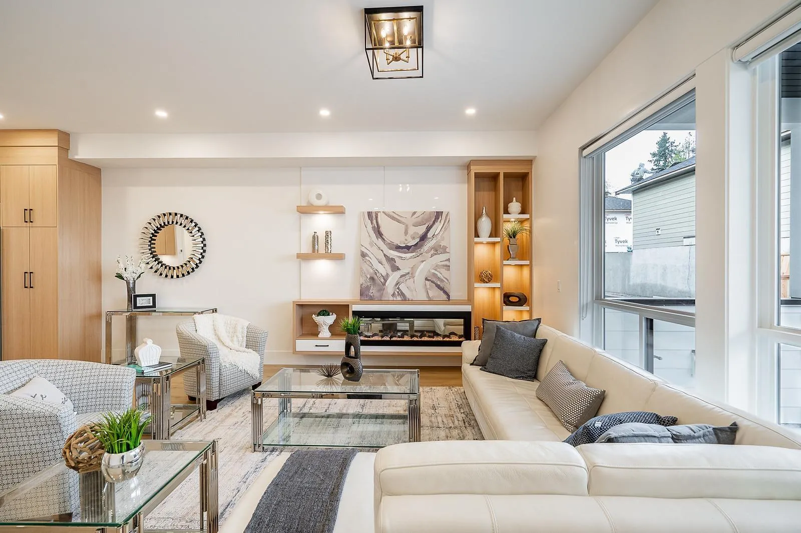 Duplex for rent: 16673 16 Avenue, Surrey, British Columbia V3S 0X7