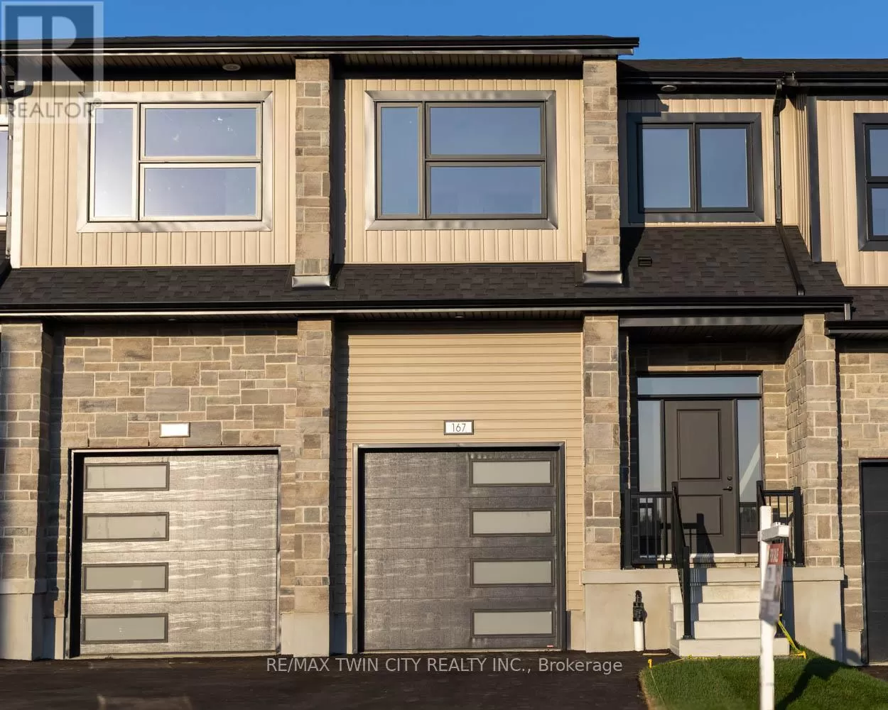 Row / Townhouse for rent: 167 Dunnigan Drive, Kitchener, Ontario N2B 0B1