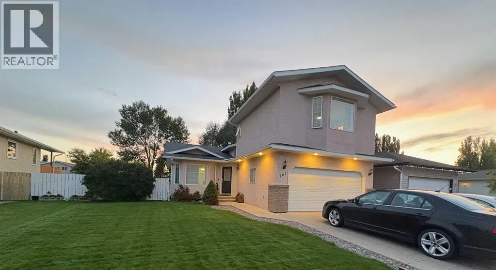 House for rent: 167 Mt Rundle Road W, Lethbridge, Alberta T1K 7G1