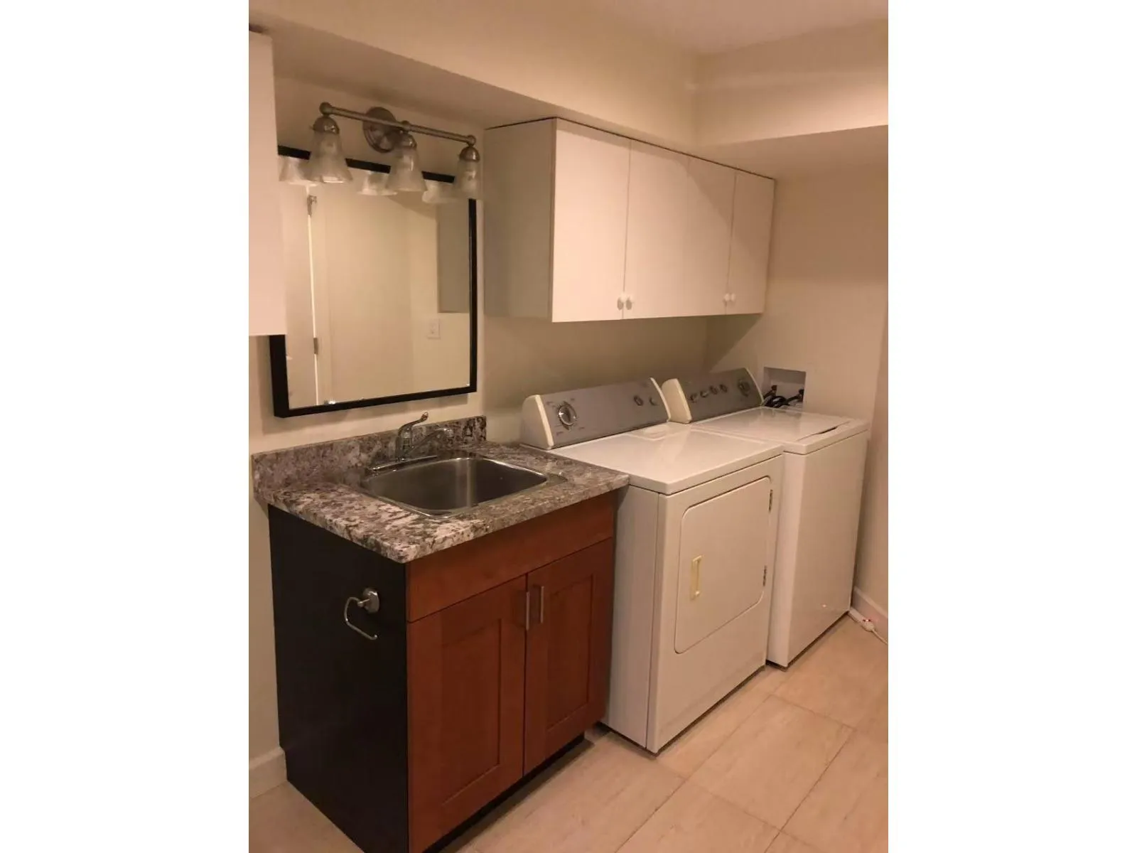 House for rent: 16728 Cherryhil Place, Surrey, British Columbia V4N 4M9