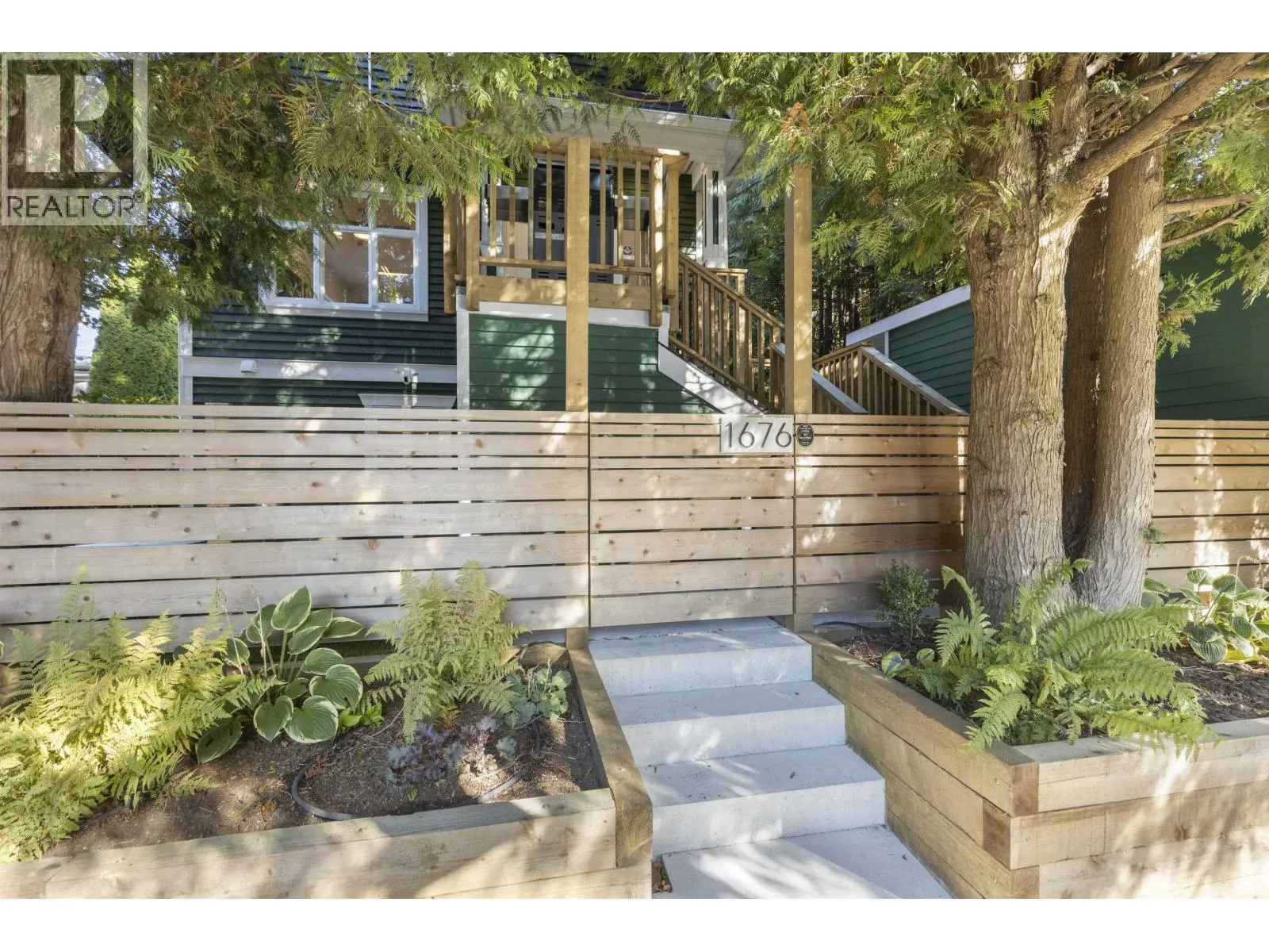 Duplex for rent: 1676 Victoria Drive, Vancouver, British Columbia V5L 4H3