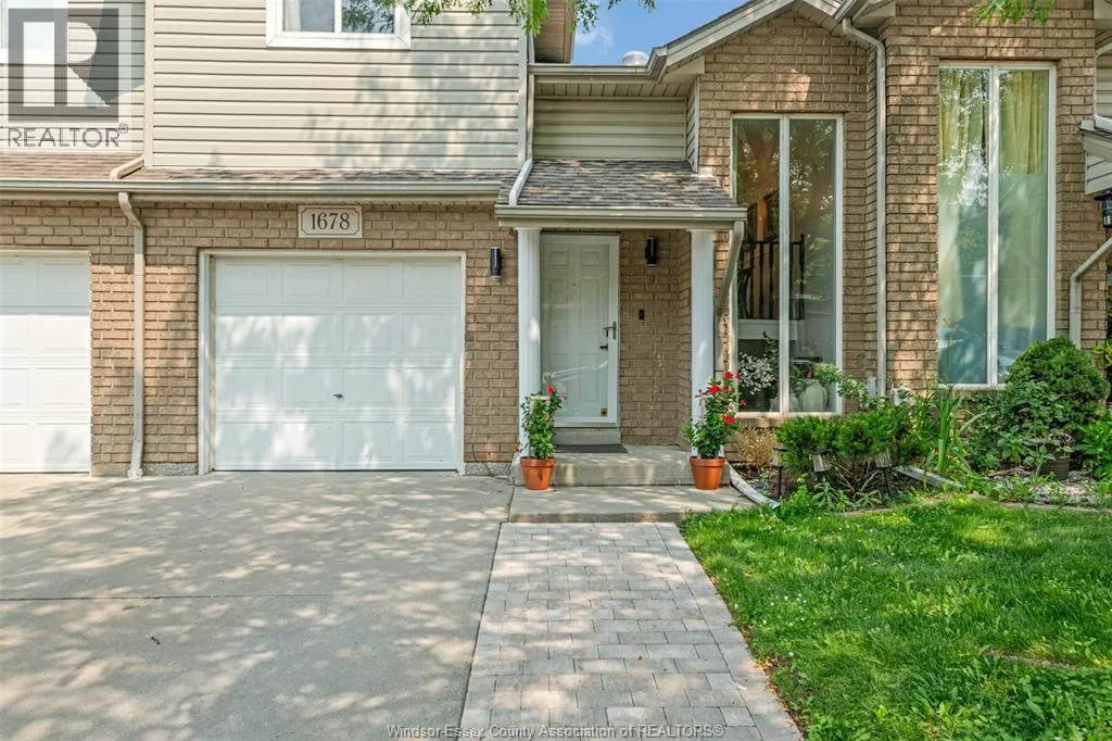 Row / Townhouse for rent: 1678 Fieldcrest, Tecumseh, Ontario N8N 4Z8