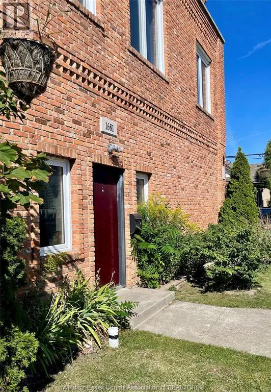 Apartment for rent: 1679 Drouillard Unit# Upper, Windsor, Ontario N8Y 2S4