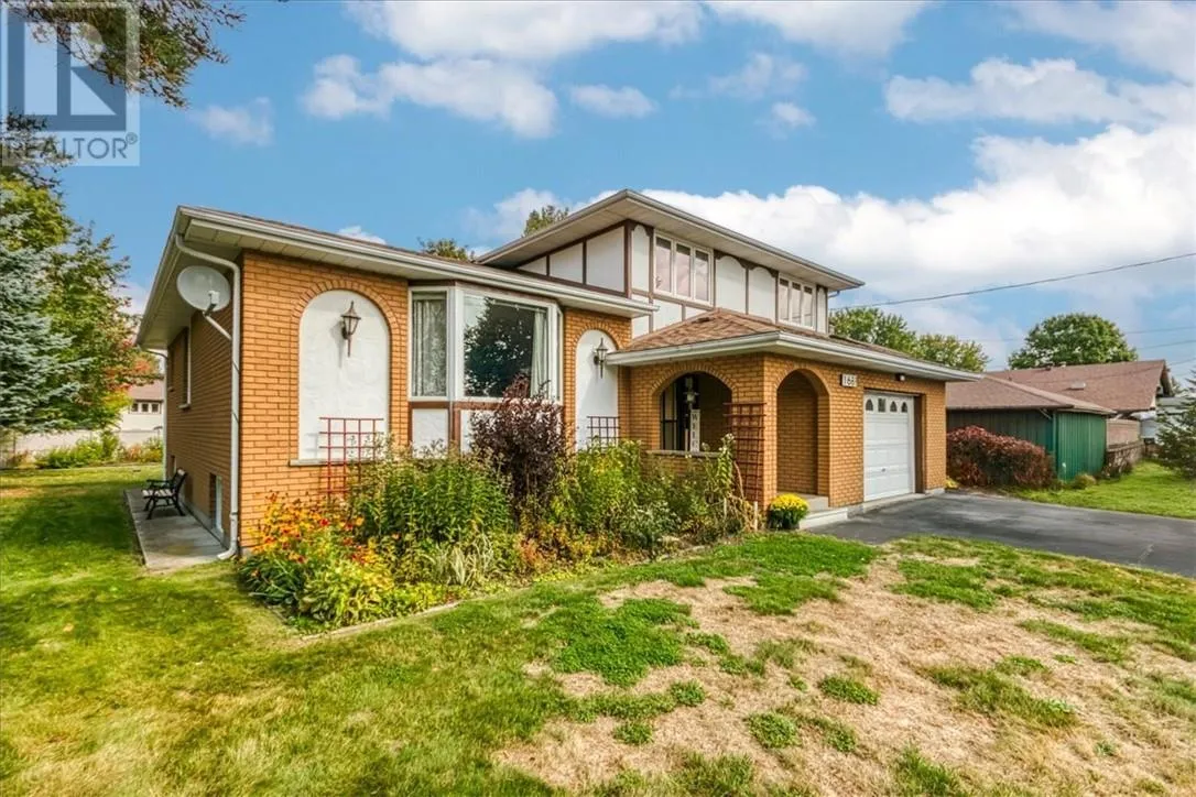 House for rent: 1688 Richard Street, Val Caron, Ontario P3N 1H2