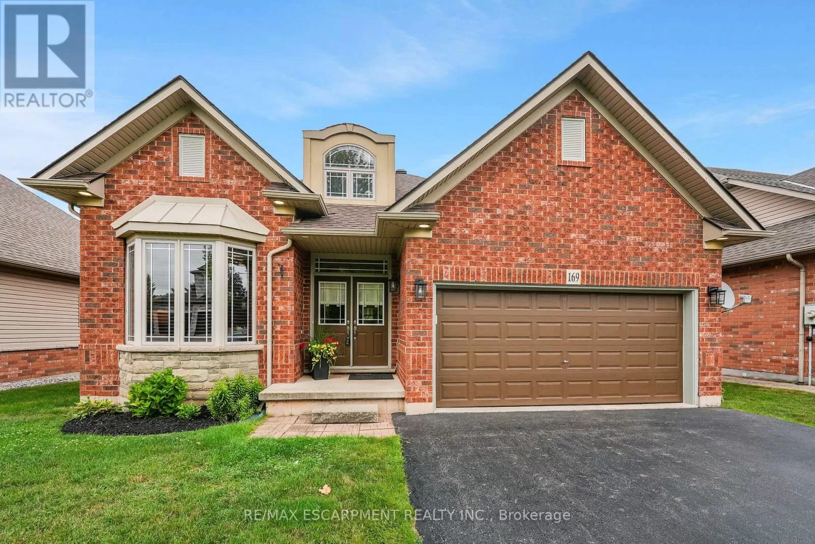 House for rent: 169 Central Avenue, Grimsby, Ontario L3M 5T4