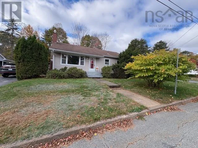 House for rent: 169 Crescent Street, Bridgewater, Nova Scotia B4V 1L1