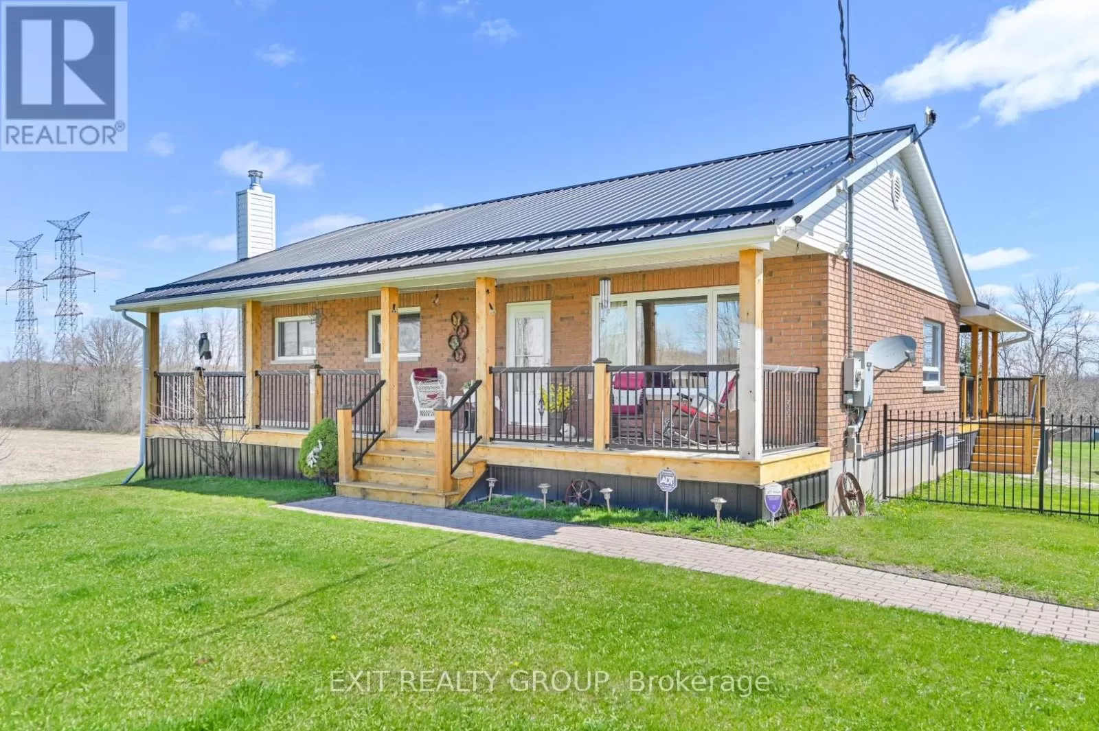 House for rent: 1690 Wallbridge Loyalist Road, Quinte West, Ontario K8N 4Z5