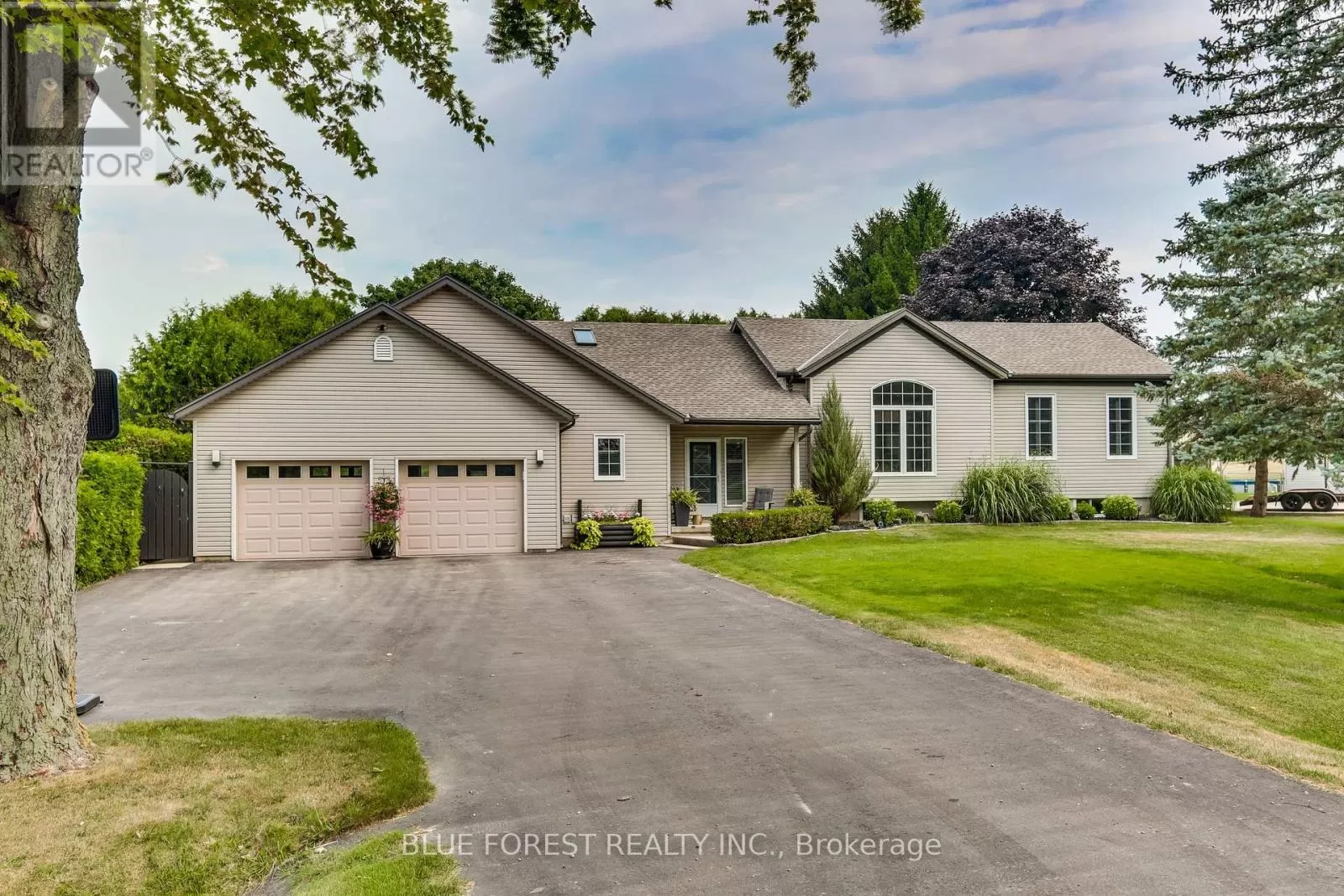 House for rent: 16916 Evelyn Drive, Thames Centre, Ontario N0M 2P0