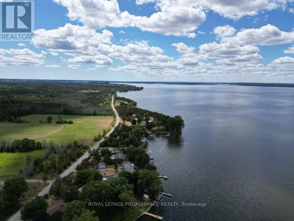 House for rent: 1692 North Big Island Road, Prince Edward County, Ontario K0K 1W0