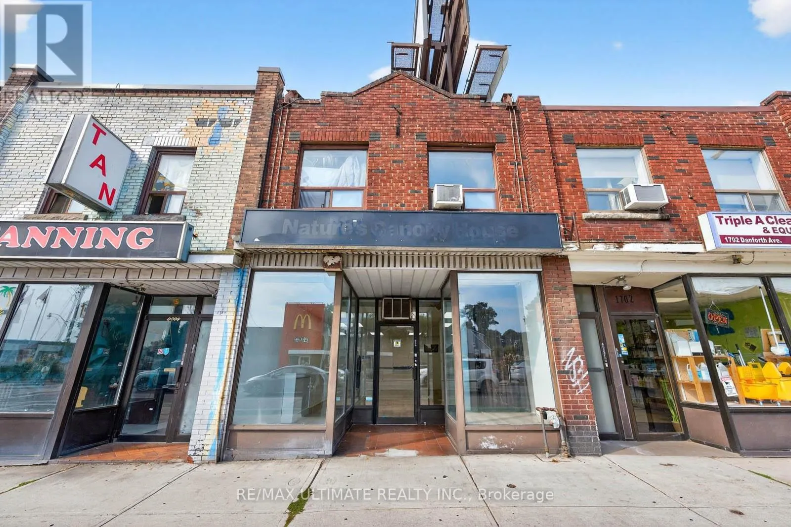 1696 Danforth Avenue, Toronto, Ontario M4C 1H8