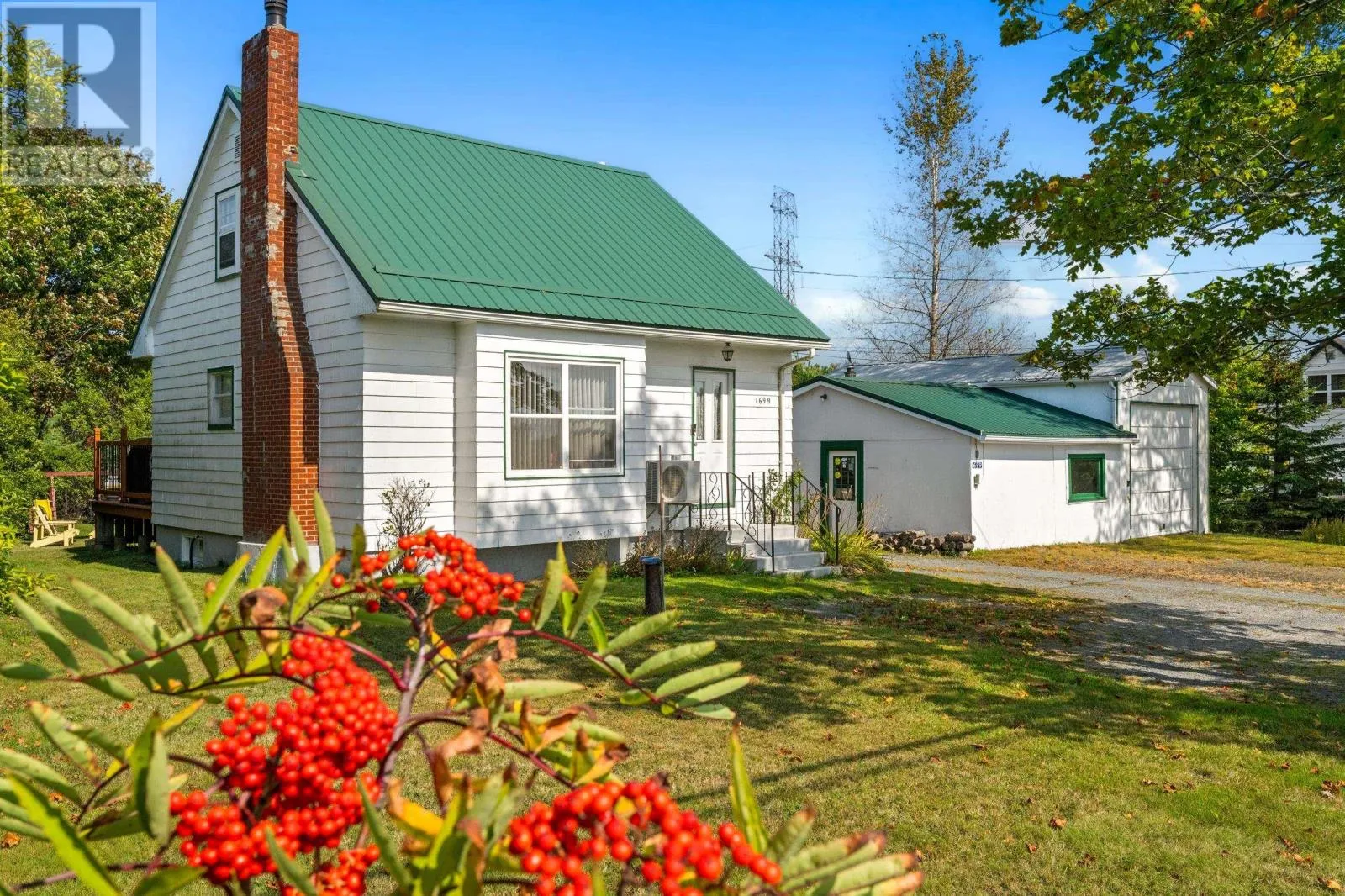 House for rent: 1699 Hammonds Plains Road, Hammonds Plains, Nova Scotia B4B 1P5