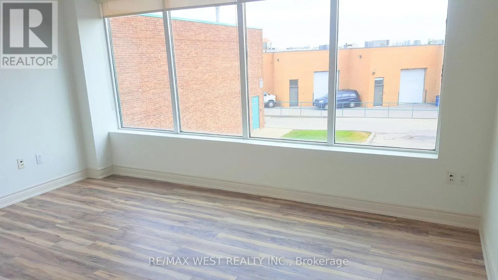 Offices for rent: 17 - 115 Woodstream Boulevard, Vaughan, Ontario L4L 8K5