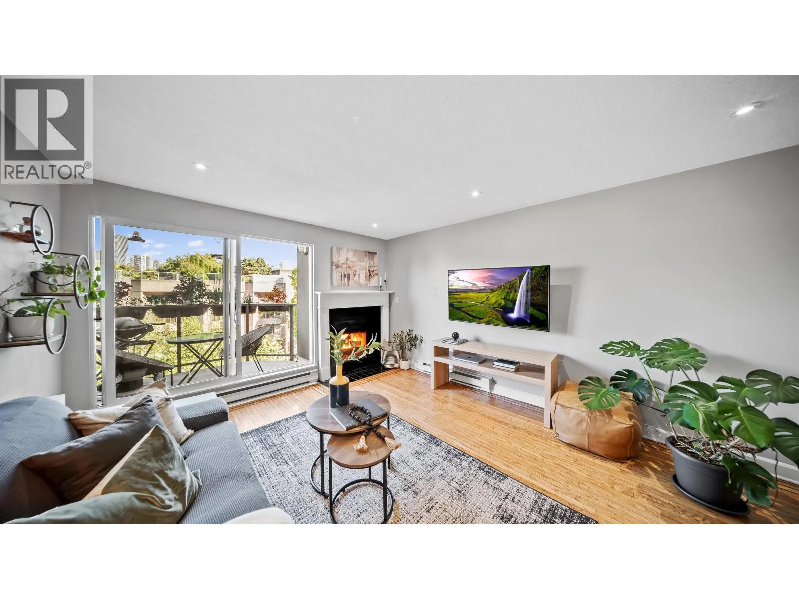 Row / Townhouse for rent: 17 1345 W 4th Avenue, Vancouver, British Columbia V6H 3Y8